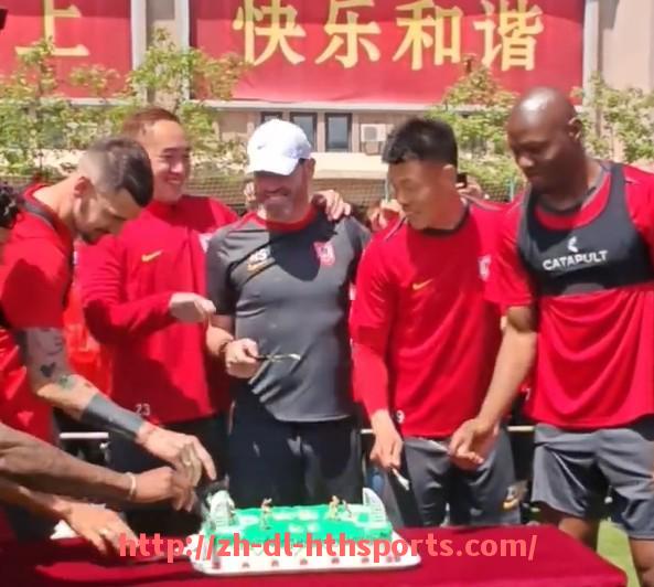 华体会hth登录入口-世俱杯延时时间与补时机制详解：实际操作与争议案例